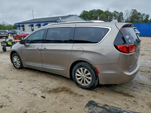 2C4RC1BGXJR187351 2018 CHRYSLER PACIFICA - Image 2