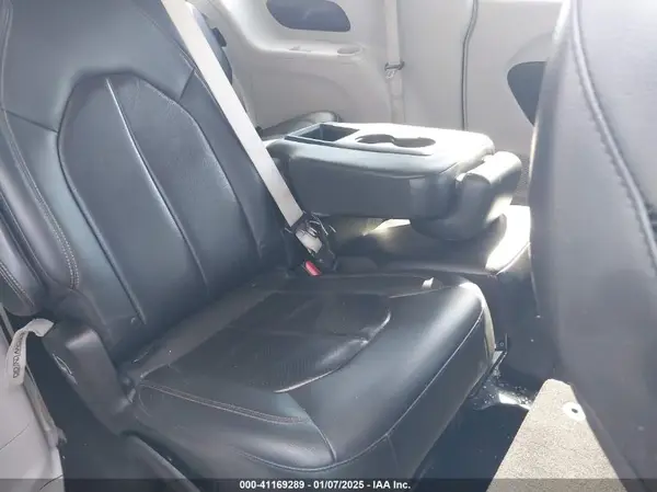 2C4RC1BGXJR204505 2018 CHRYSLER PACIFICA - Image 8