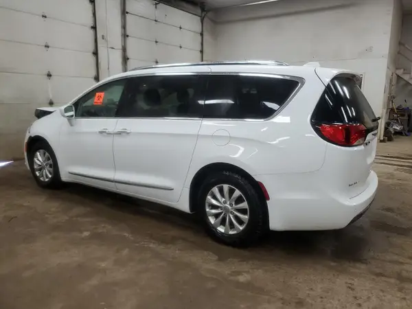 2C4RC1BGXJR210773 2018 CHRYSLER PACIFICA - Image 2