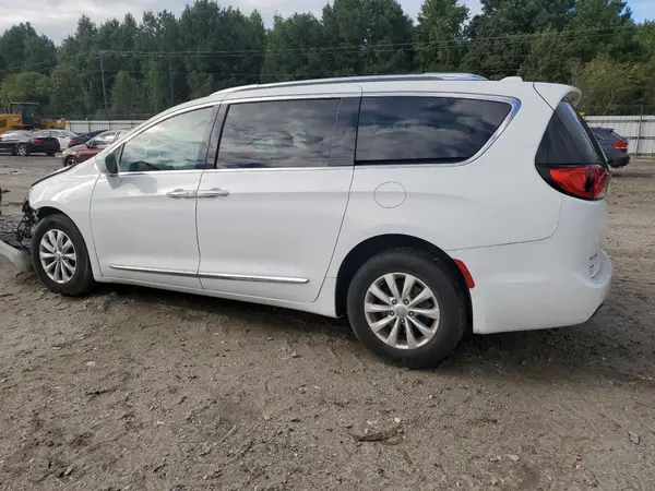 2C4RC1BGXJR210840 2018 CHRYSLER PACIFICA - Image 2