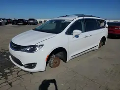 2C4RC1BGXJR211325 2018 CHRYSLER PACIFICA