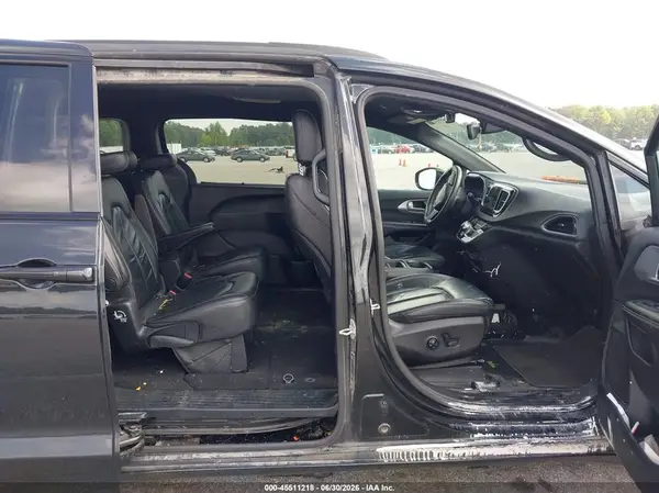 2C4RC1BGXJR214354 2018 CHRYSLER PACIFICA - Image 8