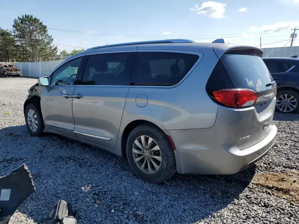 2C4RC1BGXJR217089 2018 CHRYSLER PACIFICA - Image 2