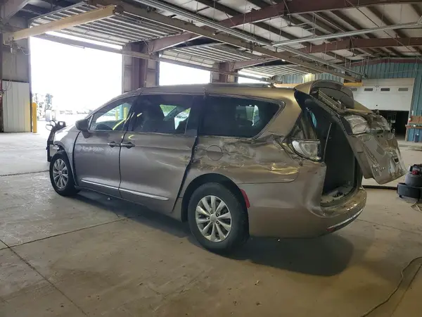 2C4RC1BGXJR234801 2018 CHRYSLER PACIFICA - Image 2
