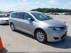 2C4RC1BGXJR246575 2018 CHRYSLER PACIFICA