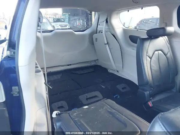 2C4RC1BGXJR260735 2018 CHRYSLER PACIFICA - Image 8