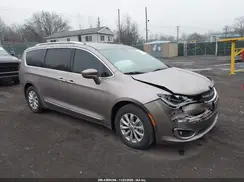 2C4RC1BGXJR274375 2018 CHRYSLER PACIFICA