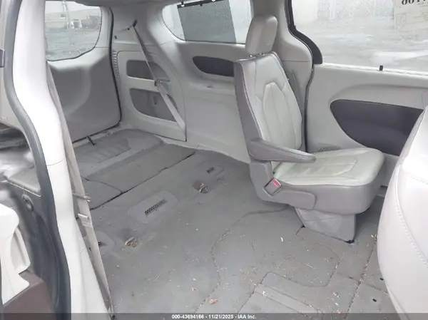 2C4RC1BGXJR274375 2018 CHRYSLER PACIFICA - Image 8