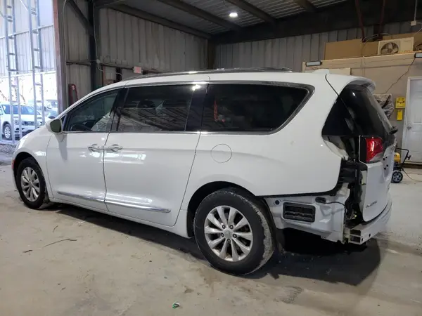 2C4RC1BGXJR277180 2018 CHRYSLER PACIFICA - Image 2