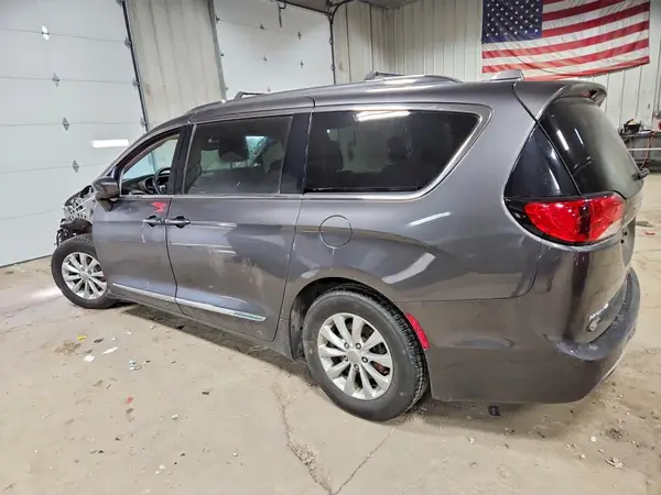 2C4RC1BGXJR277616 2018 CHRYSLER PACIFICA - Image 2