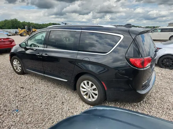 2C4RC1BGXJR278023 2018 CHRYSLER PACIFICA - Image 2