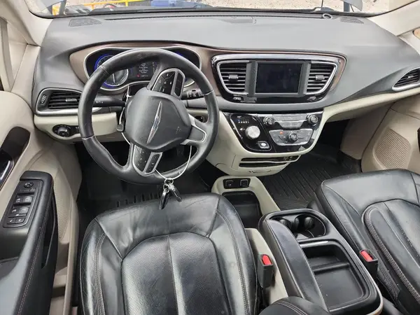 2C4RC1BGXJR278023 2018 CHRYSLER PACIFICA - Image 8