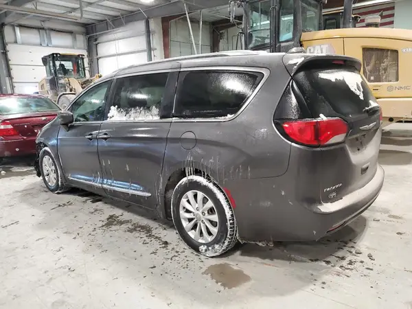 2C4RC1BGXJR280421 2018 CHRYSLER PACIFICA - Image 2