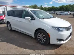 2C4RC1BGXJR280631 2018 CHRYSLER PACIFICA