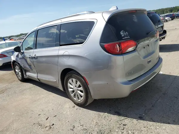 2C4RC1BGXJR290611 2018 CHRYSLER PACIFICA - Image 2