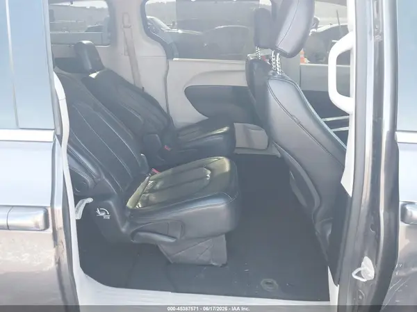 2C4RC1BGXJR290740 2018 CHRYSLER PACIFICA - Image 8