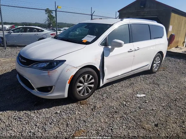 2C4RC1BGXJR292486 2018 CHRYSLER PACIFICA - Image 2