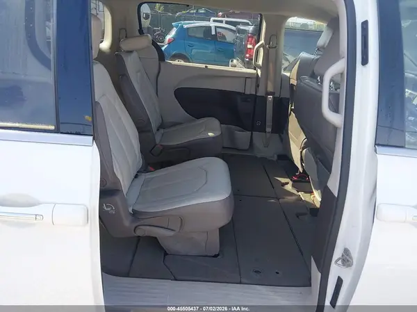 2C4RC1BGXJR292486 2018 CHRYSLER PACIFICA - Image 8