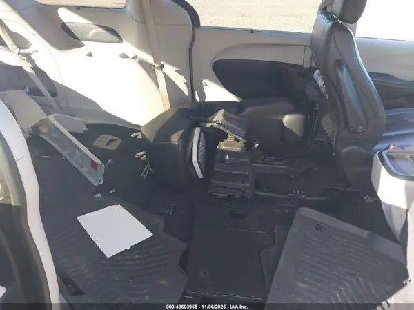 2C4RC1BGXJR294772 2018 CHRYSLER PACIFICA - Image 8