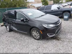 2C4RC1BGXJR309528 2018 CHRYSLER PACIFICA