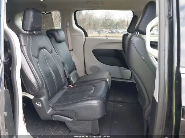 2C4RC1BGXJR316964 2018 CHRYSLER PACIFICA - Image 8