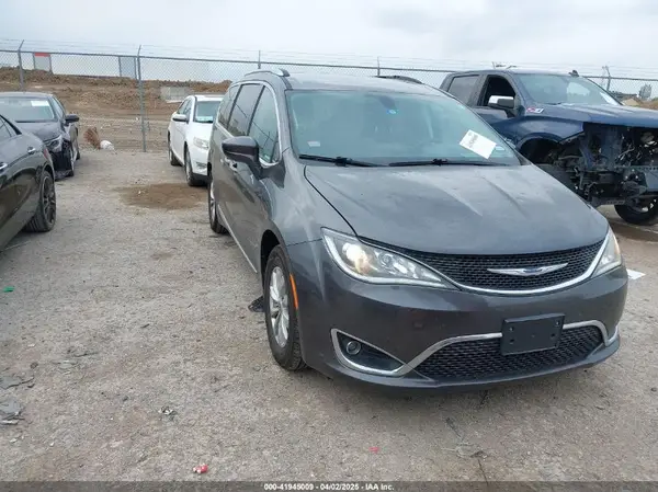 2C4RC1BGXKR526286 2019 CHRYSLER PACIFICA - Image 1
