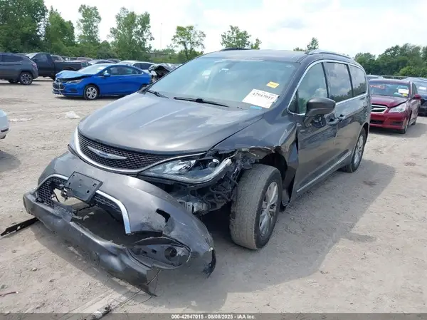 2C4RC1BGXKR531844 2019 CHRYSLER PACIFICA - Image 2