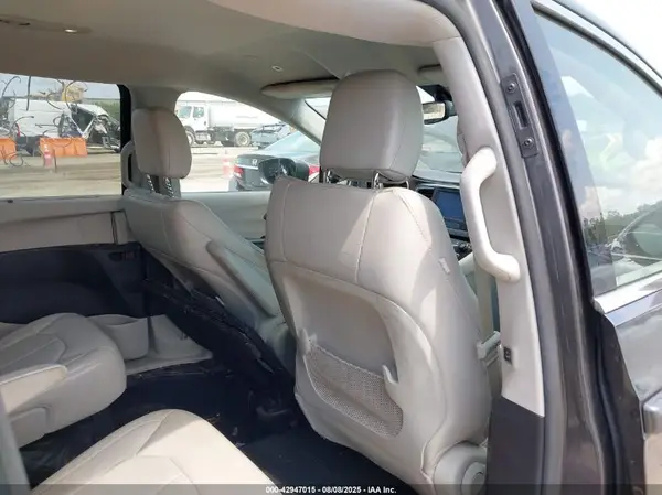 2C4RC1BGXKR531844 2019 CHRYSLER PACIFICA - Image 8