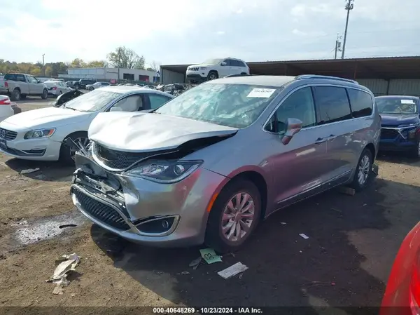 2C4RC1BGXKR537367 2019 CHRYSLER PACIFICA - Image 2