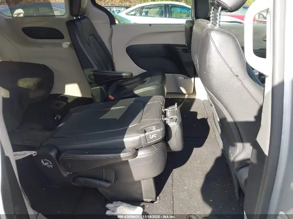 2C4RC1BGXKR548014 2019 CHRYSLER PACIFICA - Image 8
