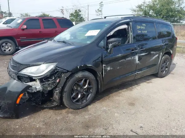 2C4RC1BGXKR570501 2019 CHRYSLER PACIFICA - Image 2