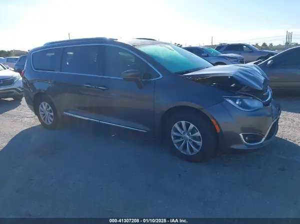 2C4RC1BGXKR577402 2019 CHRYSLER PACIFICA - Image 1