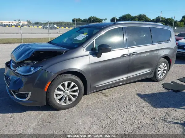 2C4RC1BGXKR577402 2019 CHRYSLER PACIFICA - Image 2