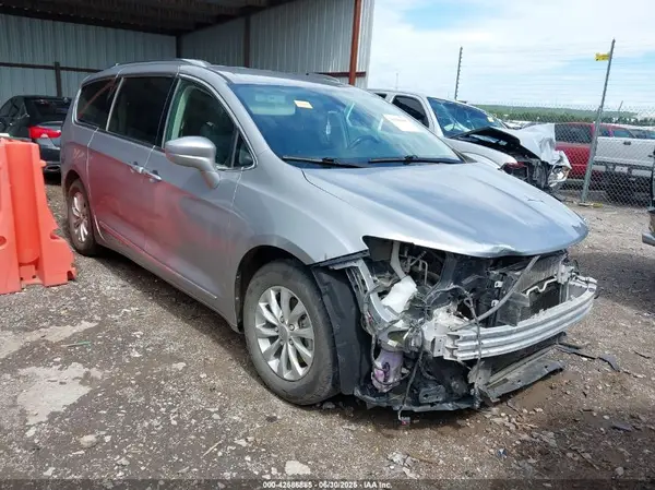 2C4RC1BGXKR596936 2019 CHRYSLER PACIFICA - Image 1