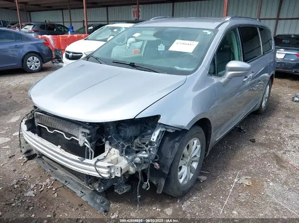 2C4RC1BGXKR596936 2019 CHRYSLER PACIFICA - Image 2