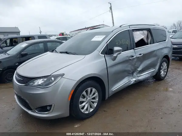 2C4RC1BGXKR603528 2019 CHRYSLER PACIFICA - Image 2