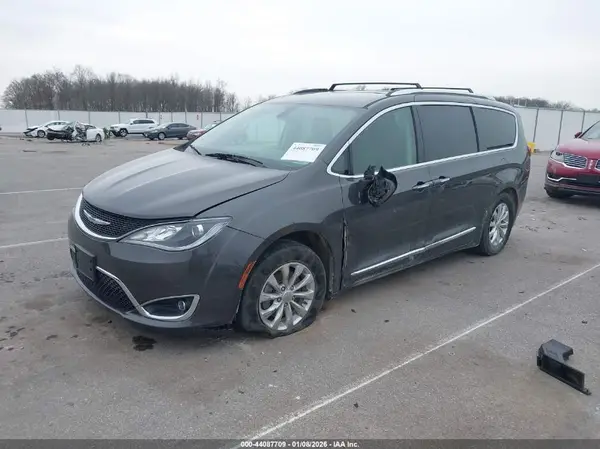 2C4RC1BGXKR625786 2019 CHRYSLER PACIFICA - Image 2
