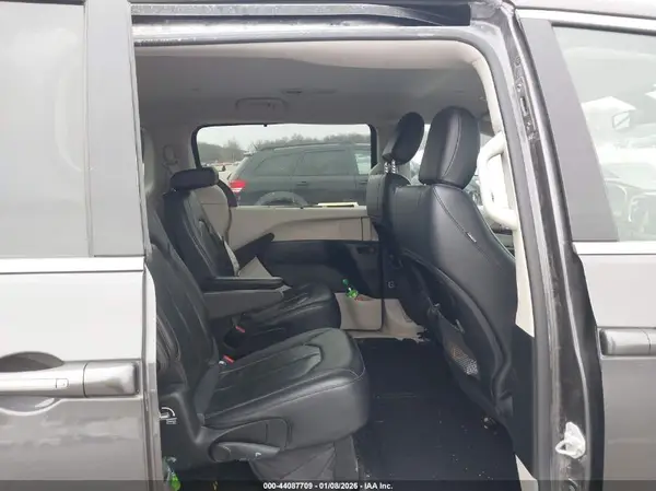 2C4RC1BGXKR625786 2019 CHRYSLER PACIFICA - Image 8