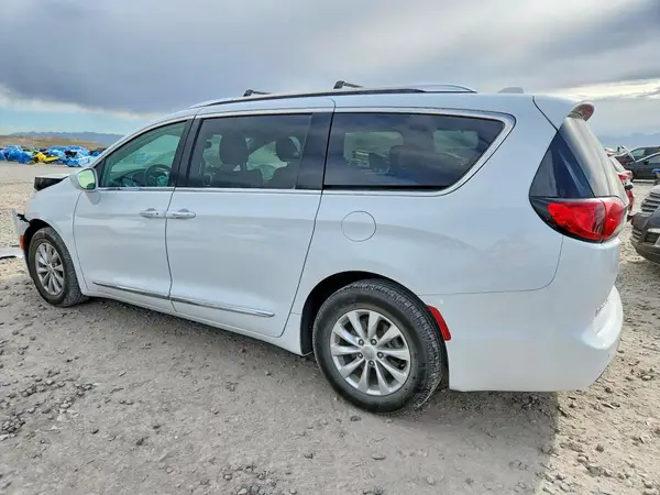 2C4RC1BGXKR626114 2019 CHRYSLER PACIFICA - Image 2