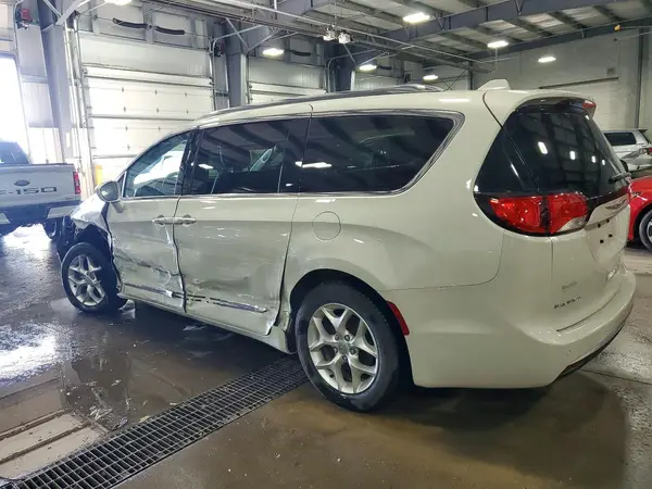 2C4RC1BGXKR645018 2019 CHRYSLER PACIFICA - Image 2