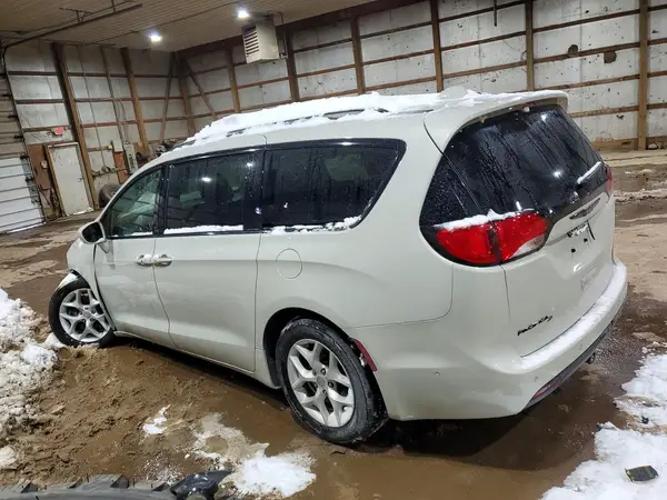 2C4RC1BGXKR686572 2019 CHRYSLER PACIFICA - Image 2