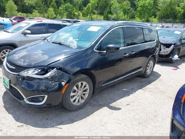 2C4RC1BGXKR703516 2019 CHRYSLER PACIFICA - Image 2