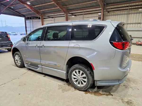 2C4RC1BGXKR732398 2019 CHRYSLER PACIFICA - Image 2