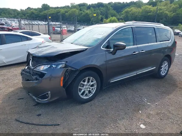 2C4RC1BGXLR137665 2020 CHRYSLER PACIFICA - Image 2