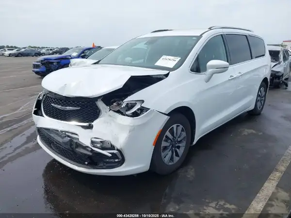 2C4RC1BGXMR527604 2021 CHRYSLER PACIFICA - Image 2
