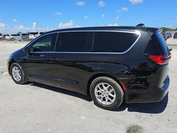 2C4RC1BGXPR505400 2023 CHRYSLER PACIFICA - Image 2