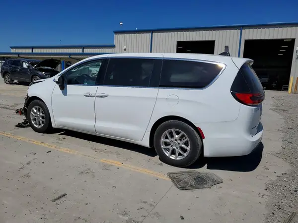 2C4RC1BGXPR510970 2023 CHRYSLER PACIFICA - Image 2