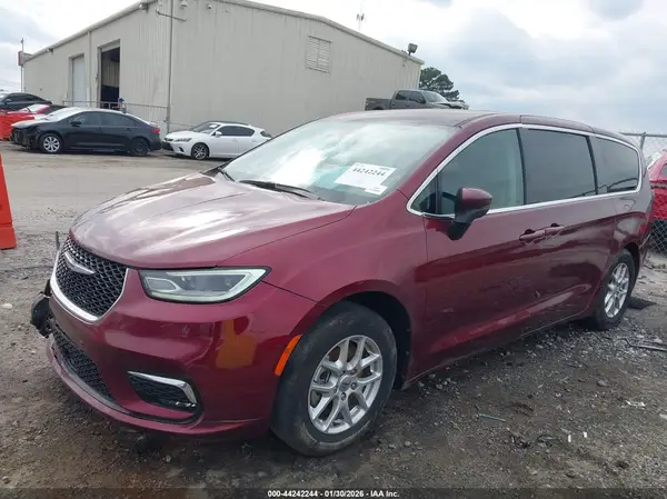 2C4RC1BGXPR520995 2023 CHRYSLER PACIFICA - Image 2