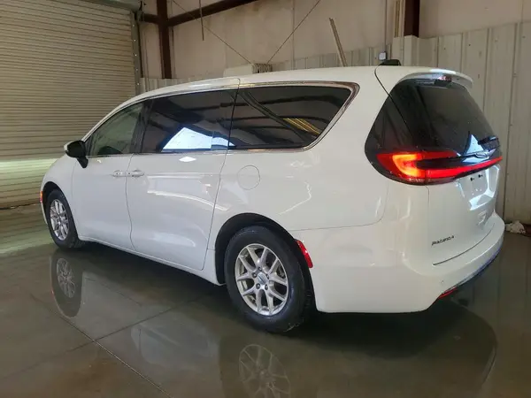 2C4RC1BGXPR524335 2023 CHRYSLER PACIFICA - Image 2