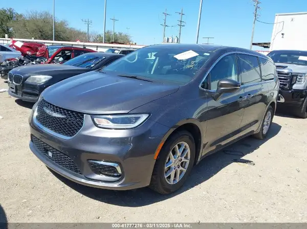 2C4RC1BGXPR530636 2023 CHRYSLER PACIFICA - Image 2